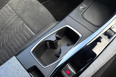 58 of 67 for PEUGEOT E-5008 73kWh GT Auto 5dr