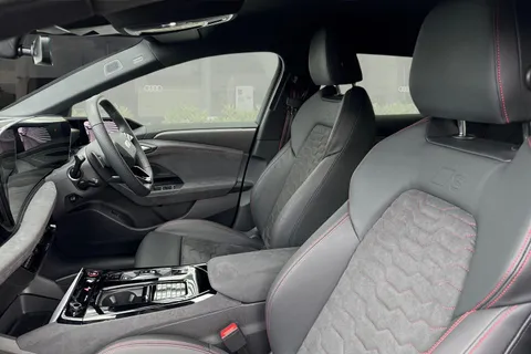 DL74PYT Audi S6 E-Tron Avant 100kWh Launch Edition Auto quattro 5dr Thumbnail #11