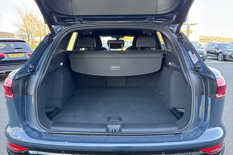 PY74KFO Audi Q6 E-Tron Q6 SUV S line e-tron performance   kW Thumbnail #7