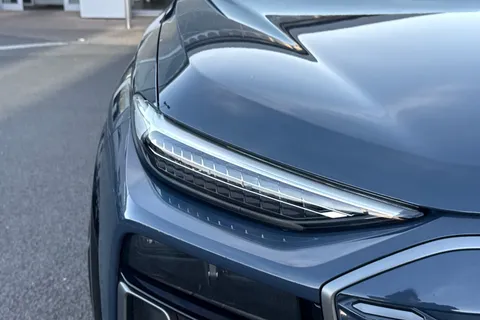 PY74KFO Audi Q6 E-Tron Q6 SUV S line e-tron performance   kW Thumbnail #9