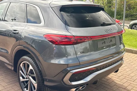 Audi Q5 2.0 TDI S line S Tronic quattro Euro 6 (s/s) 5dr Thumbnail #8