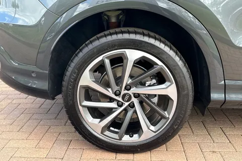Audi Q5 2.0 TDI S line S Tronic quattro Euro 6 (s/s) 5dr Thumbnail #11