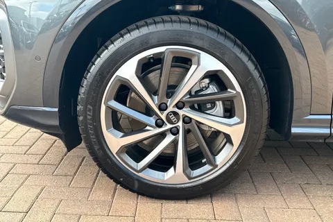 Audi Q5 2.0 TDI S line S Tronic quattro Euro 6 (s/s) 5dr Thumbnail #13