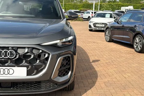 Audi Q5 2.0 TDI S line S Tronic quattro Euro 6 (s/s) 5dr Thumbnail #31