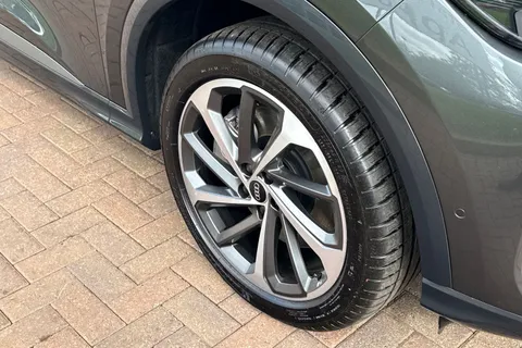 Audi Q5 2.0 TDI S line S Tronic quattro Euro 6 (s/s) 5dr Thumbnail #33