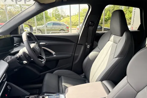 Audi Q5 2.0 TDI S line S Tronic quattro Euro 6 (s/s) 5dr Thumbnail #45