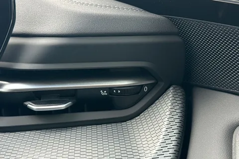 Audi Q5 2.0 TDI S line S Tronic quattro Euro 6 (s/s) 5dr Thumbnail #51