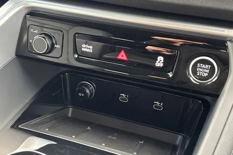 Audi Q5 2.0 TDI S line S Tronic quattro Euro 6 (s/s) 5dr Thumbnail #54