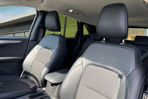 YH22YLJ Ford Kuga 1.5 EcoBlue Titanium Euro 6 (s/s) 5dr Thumbnail #16