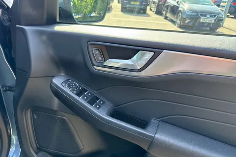 YH22YLJ Ford Kuga 1.5 EcoBlue Titanium Euro 6 (s/s) 5dr Thumbnail #21