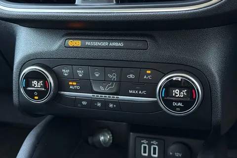 YH22YLJ Ford Kuga 1.5 EcoBlue Titanium Euro 6 (s/s) 5dr Thumbnail #22