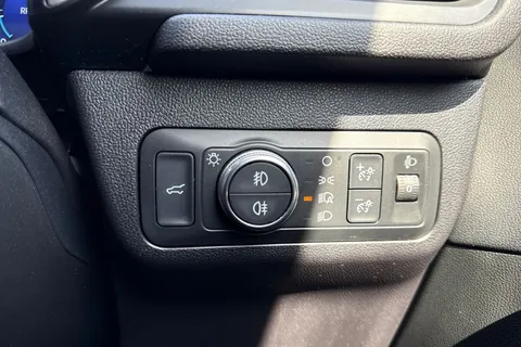 YH22YLJ Ford Kuga 1.5 EcoBlue Titanium Euro 6 (s/s) 5dr Thumbnail #43