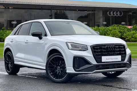 Audi Q2 Black Edition 30 TFSI 116 PS 6-speed