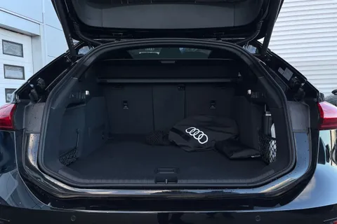 PJ74VDL Audi A6 E-Tron Avant 100kWh Launch Edition Auto 5dr Thumbnail #7