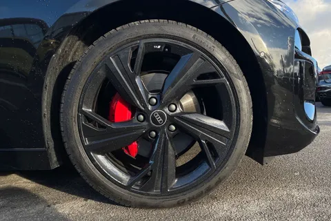 PJ74VDL Audi A6 E-Tron Avant 100kWh Launch Edition Auto 5dr Thumbnail #10