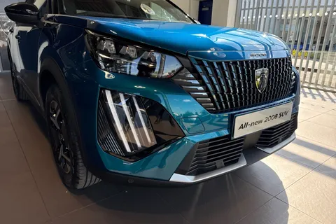 8 of 42 for PEUGEOT e-2008 50kWh GT Auto 5dr (7kW Charger)