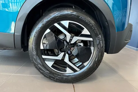 12 of 42 for PEUGEOT e-2008 50kWh GT Auto 5dr (7kW Charger)