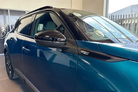 25 of 42 for PEUGEOT e-2008 50kWh GT Auto 5dr (7kW Charger)