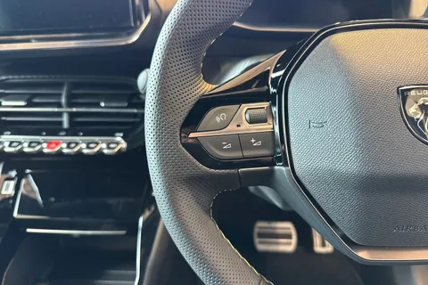 28 of 42 for PEUGEOT e-2008 50kWh GT Auto 5dr (7kW Charger)