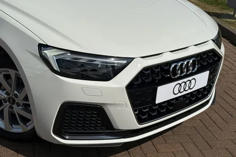  Audi A1 1.0 TFSI 25 Sport Sportback Euro 6 (s/s) 5dr Thumbnail #9