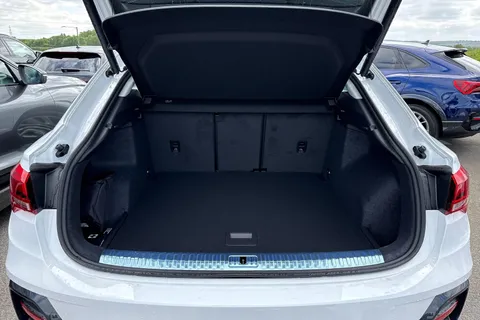 Audi Q3 2.0 TDI 35 Sport Sportback 5dr Diesel S Tronic Euro 6 (s/s) (150 ps) Thumbnail #10