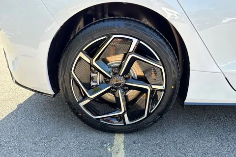  BYD SEAL 82.5kWh Excellence Saloon 4dr Electric Auto AWD (530 ps) Thumbnail #23