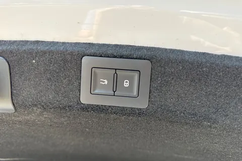  BYD SEAL 82.5kWh Excellence Saloon 4dr Electric Auto AWD (530 ps) Thumbnail #30