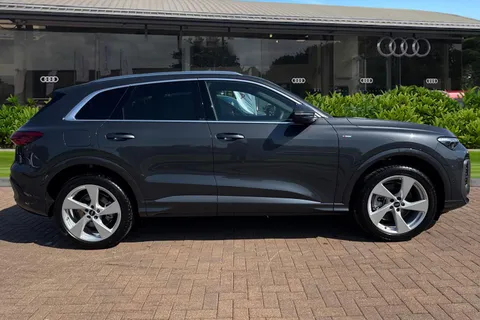  Audi Q5 2.0 TDI S line S Tronic quattro Euro 6 (s/s) 5dr Thumbnail #4