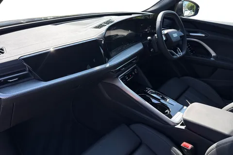  Audi Q5 2.0 TDI S line S Tronic quattro Euro 6 (s/s) 5dr Thumbnail #9