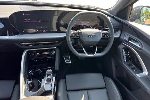  Audi Q5 2.0 TDI S line S Tronic quattro Euro 6 (s/s) 5dr Thumbnail #13