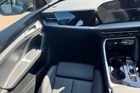  Audi Q5 2.0 TDI S line S Tronic quattro Euro 6 (s/s) 5dr Thumbnail #15