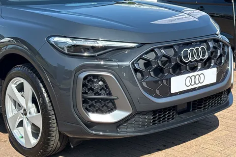  Audi Q5 2.0 TDI S line S Tronic quattro Euro 6 (s/s) 5dr Thumbnail #17