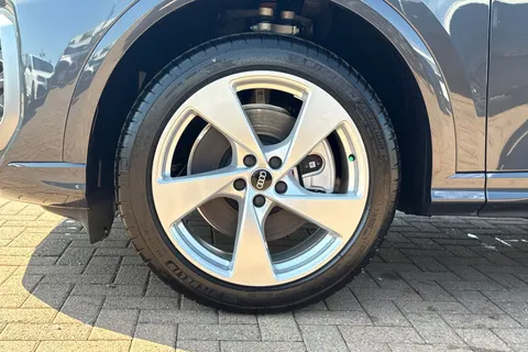  Audi Q5 2.0 TDI S line S Tronic quattro Euro 6 (s/s) 5dr Thumbnail #23