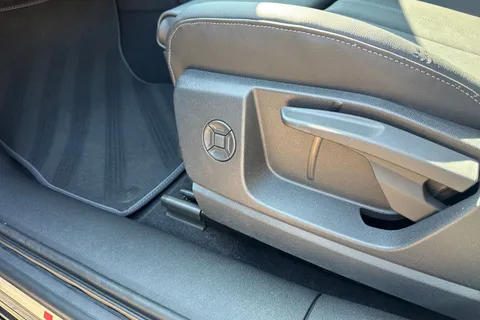  Audi Q5 2.0 TDI S line S Tronic quattro Euro 6 (s/s) 5dr Thumbnail #30