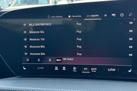  Audi Q5 2.0 TDI S line S Tronic quattro Euro 6 (s/s) 5dr Thumbnail #53