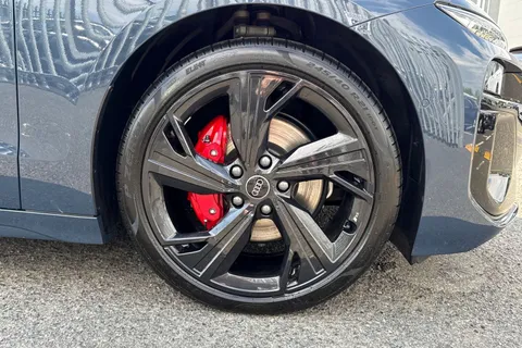 PY74EXT Audi A6 E-Tron Avant 100kWh Launch Edition Auto 5dr Thumbnail #11