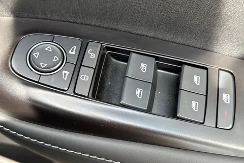 DF25JHE BYD Dolphin 44.9kWh Active Auto 5dr Thumbnail #39