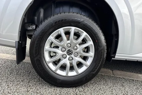 CX75HYK Volkswagen Transporter 2.0 TDI T28 Commerce Pro Panel Van 5dr Diesel Manual FWD SWB Euro 6 (s/s) (110 ps) Thumbnail #12