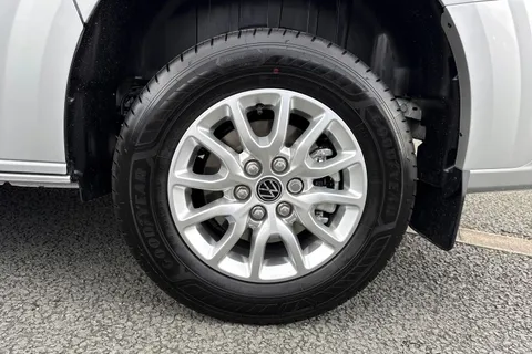 CX75HYK Volkswagen Transporter 2.0 TDI T28 Commerce Pro Panel Van 5dr Diesel Manual FWD SWB Euro 6 (s/s) (110 ps) Thumbnail #13