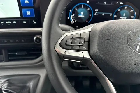 CX75HYK Volkswagen Transporter 2.0 TDI T28 Commerce Pro Panel Van 5dr Diesel Manual FWD SWB Euro 6 (s/s) (110 ps) Thumbnail #28