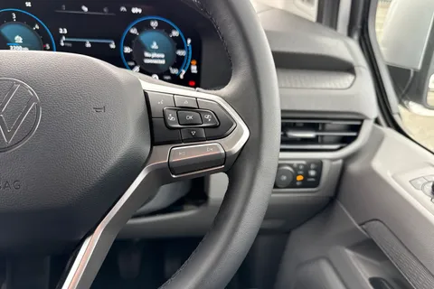 CX75HYK Volkswagen Transporter 2.0 TDI T28 Commerce Pro Panel Van 5dr Diesel Manual FWD SWB Euro 6 (s/s) (110 ps) Thumbnail #29