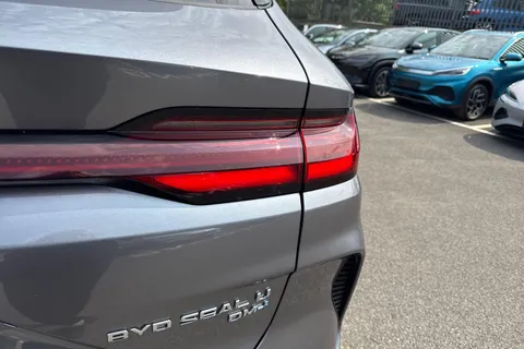  BYD Seal U 1.5 DM-i 18.3kWh Boost CVT Auto Euro 6 (s/s) 5dr Thumbnail #16