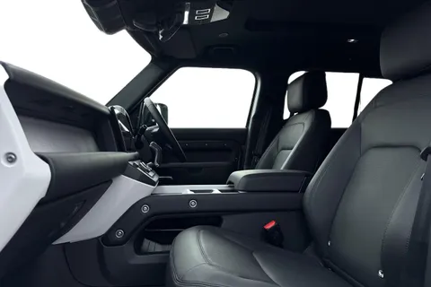  Land Rover Defender 130 3.0 D350 MHEV X-Dynamic HSE Auto 4WD Euro 6 (s/s) 5dr Thumbnail #4