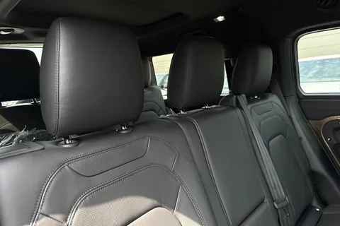  Land Rover Defender 130 3.0 D350 MHEV X-Dynamic HSE Auto 4WD Euro 6 (s/s) 5dr Thumbnail #13