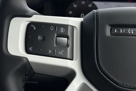  Land Rover Defender 130 3.0 D350 MHEV X-Dynamic HSE Auto 4WD Euro 6 (s/s) 5dr Thumbnail #18