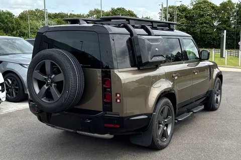  Land Rover Defender 130 3.0 D350 MHEV X-Dynamic HSE Auto 4WD Euro 6 (s/s) 5dr Thumbnail #23