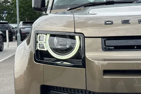  Land Rover Defender 130 3.0 D350 MHEV X-Dynamic HSE Auto 4WD Euro 6 (s/s) 5dr Thumbnail #24