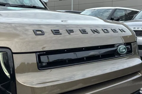  Land Rover Defender 130 3.0 D350 MHEV X-Dynamic HSE Auto 4WD Euro 6 (s/s) 5dr Thumbnail #25