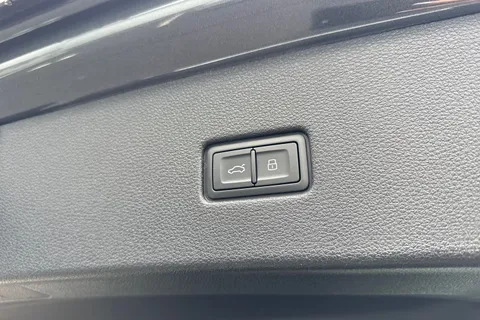  Audi RS Q8 4.0 TFSI V8 Performance Carbon Black Tiptronic quattro Euro 6 (s/s) 5dr Thumbnail #33