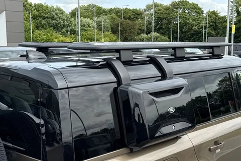  Land Rover Defender 130 3.0 D350 MHEV X-Dynamic HSE Auto 4WD Euro 6 (s/s) 5dr Thumbnail #32